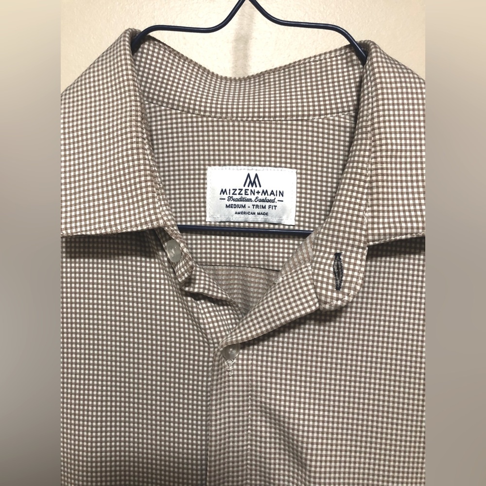Mizzen & Main Stretchy shirt.